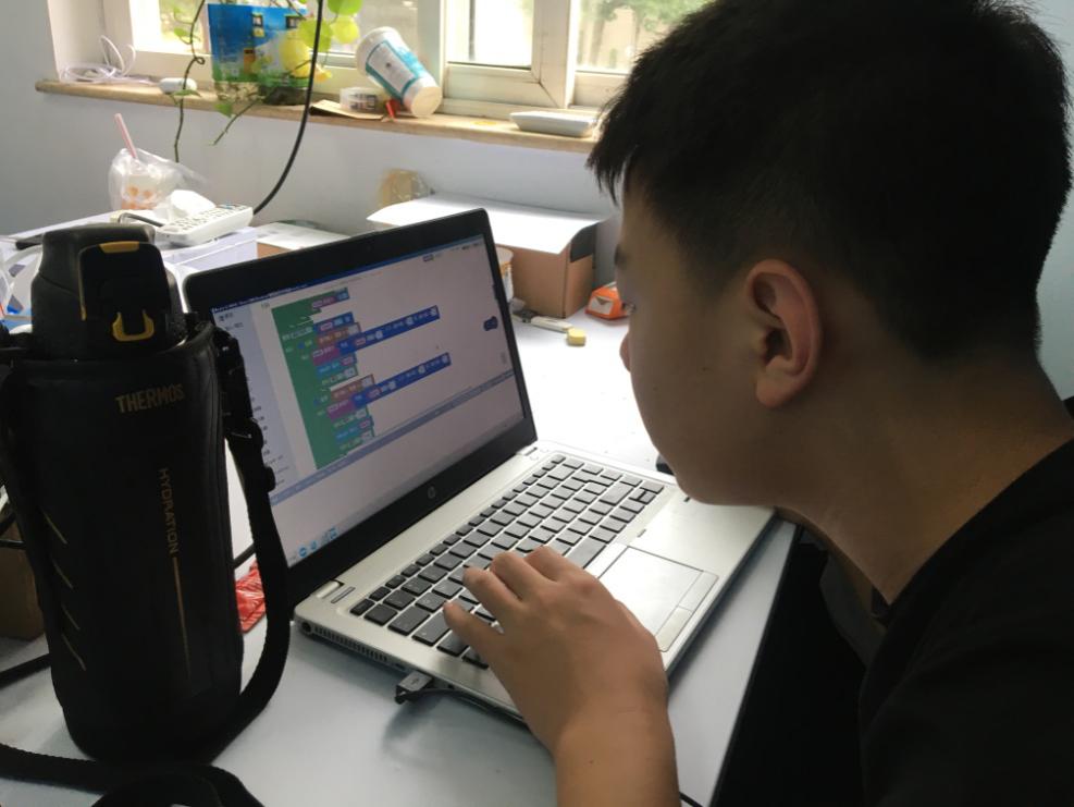 C:\Users\Administrator\Desktop\智能温度水杯底座\照片\微信图片_20190809131717.jpg